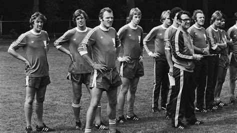 oranje adidas afgeplakt ek 1980|Het vergeten EK van 1980 .